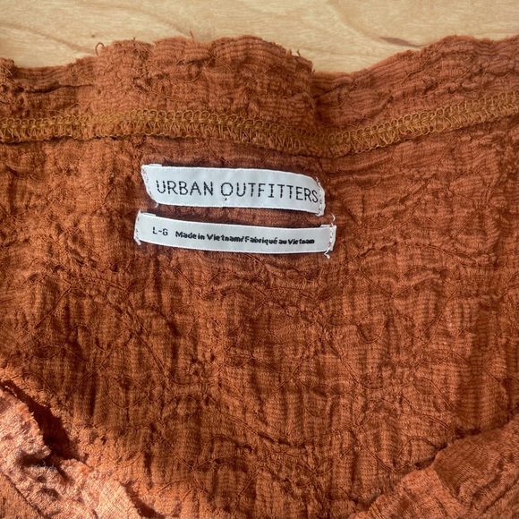 Urban Outfitters Rust Textured Shortsleeved Crop Top in Woman’s Large - Picture 4 of 8